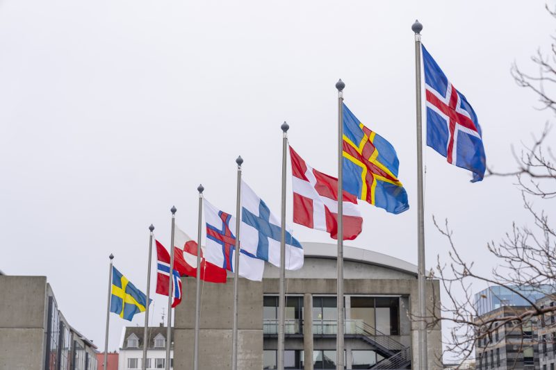 De nordiska flaggorna